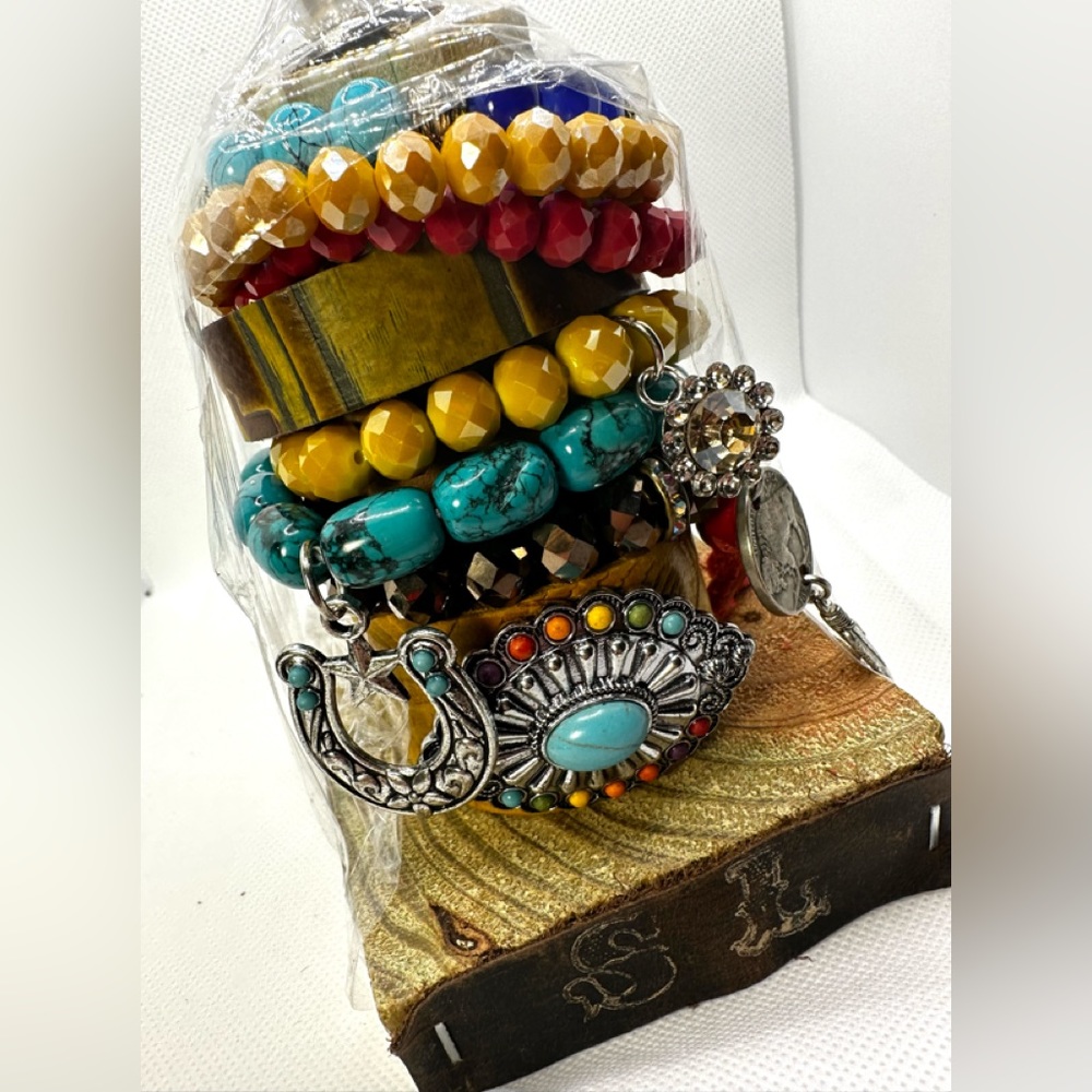 $140 ⭐️NEW Sandra Ling Leather and Stretch Bead Bracelet Set Stack w Tower Stand - Picture 6 of 9